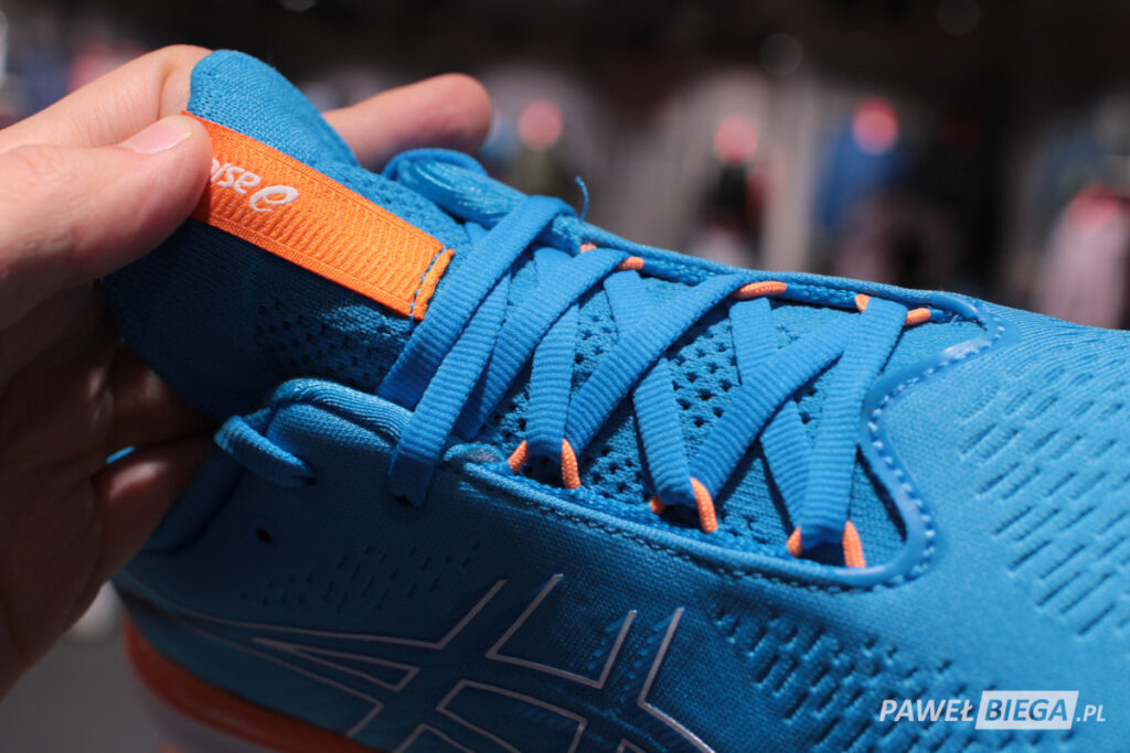 Asics Gel-Nimbus 25 - język