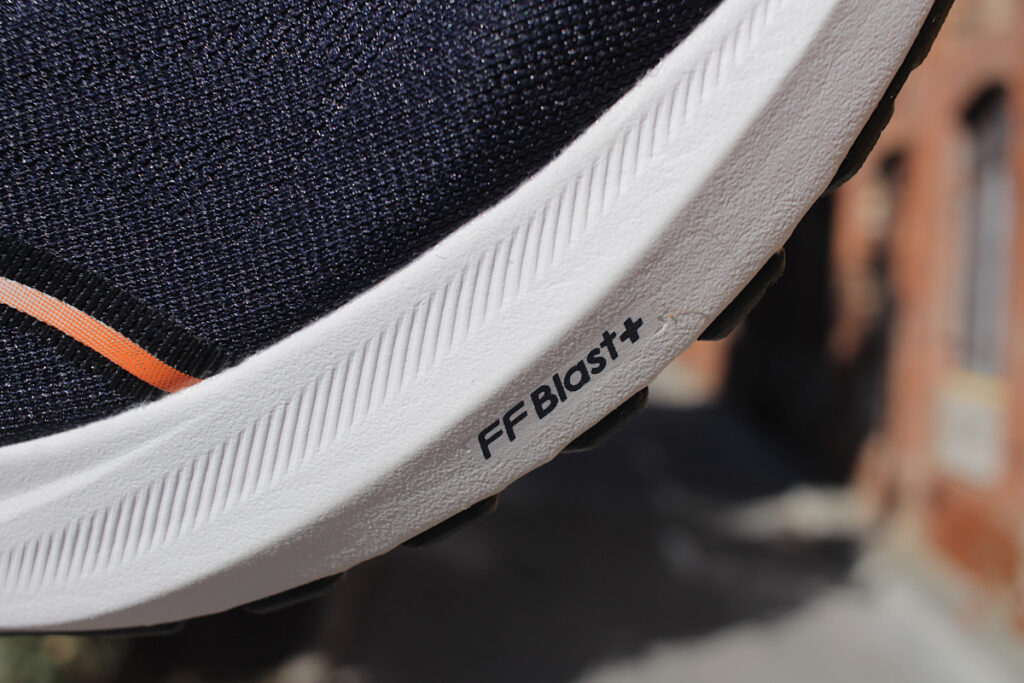 Asics GT-2000 13 - pianka FF Blast+