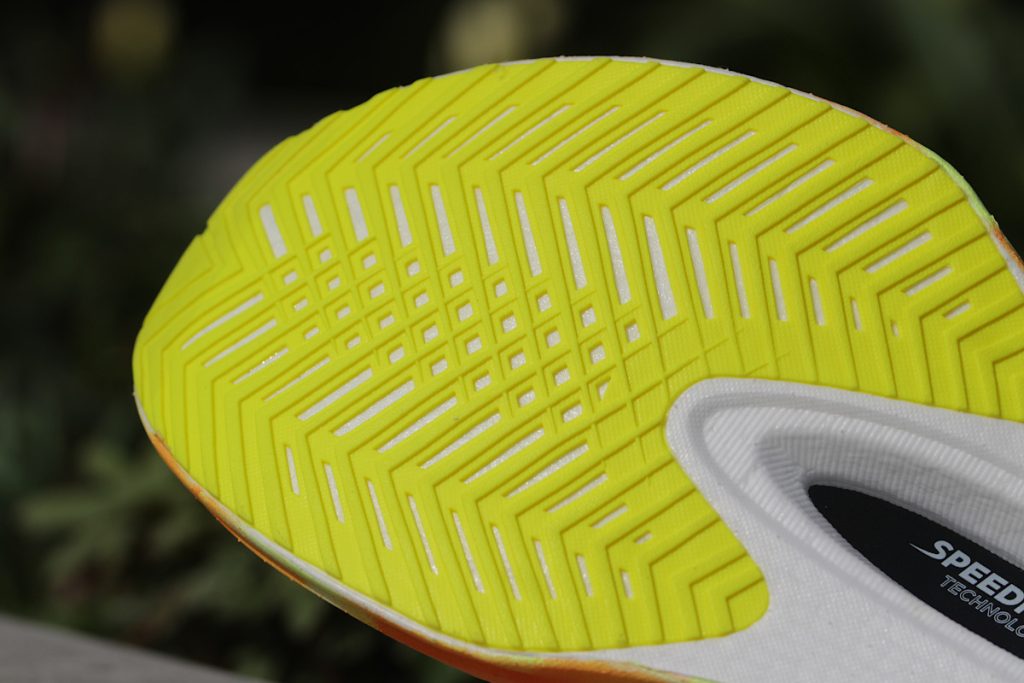 Saucony Endorphin Pro 4 - bieżnik