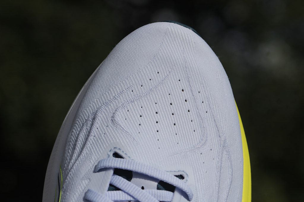 Asics GT-2000 14 - przód buta