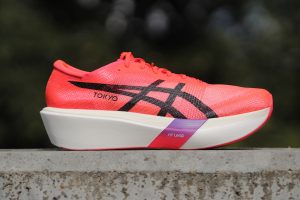 Asics Metaspeed Sky Tokyo – technologia, która lubi przyspieszać
