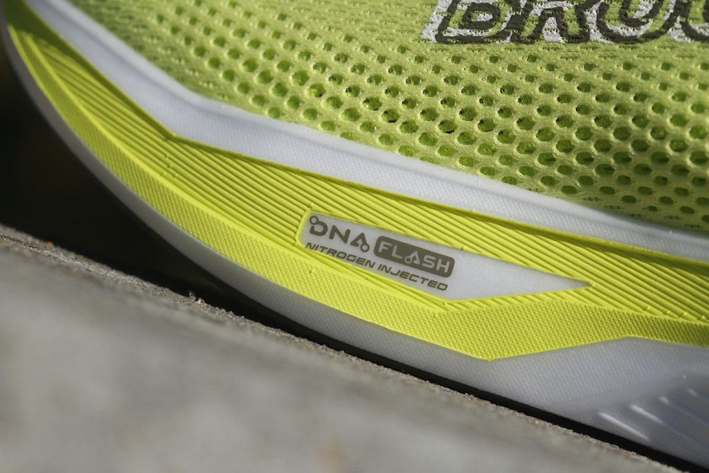 Brooks Hyperion 3 - DNA Flash
