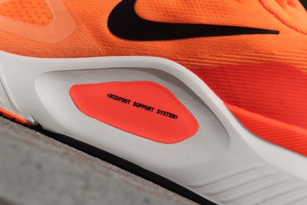 Nike Structure 26 - stabilizacja