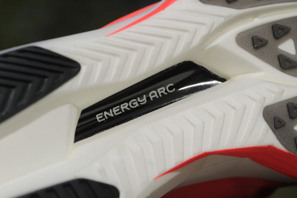 New Balance Fuelcell Supercomp Elite v5 - włókno węglowe