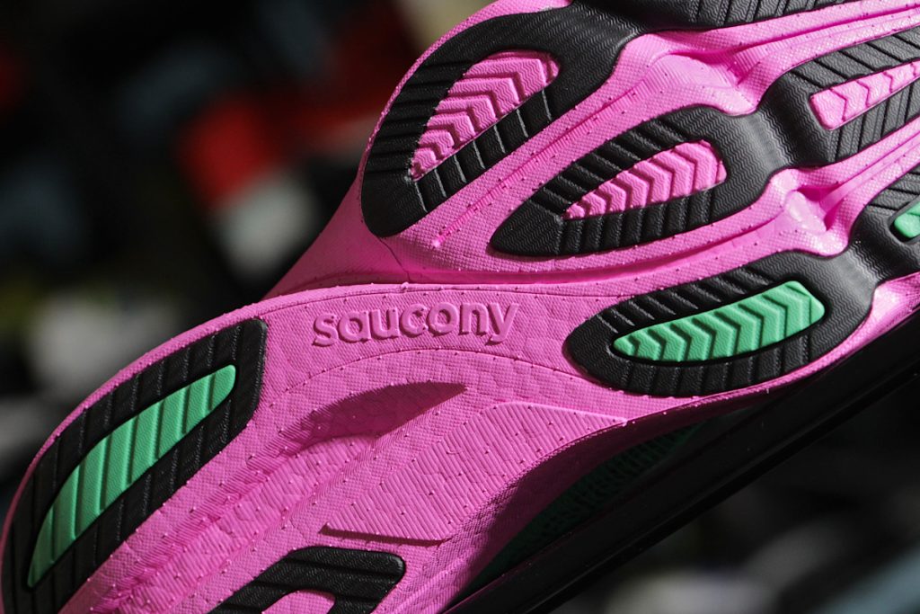 Saucony Endorphin Azura - bieżnik
