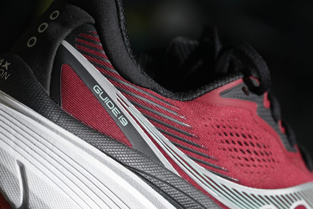 Saucony Guide 19 - zapiętek