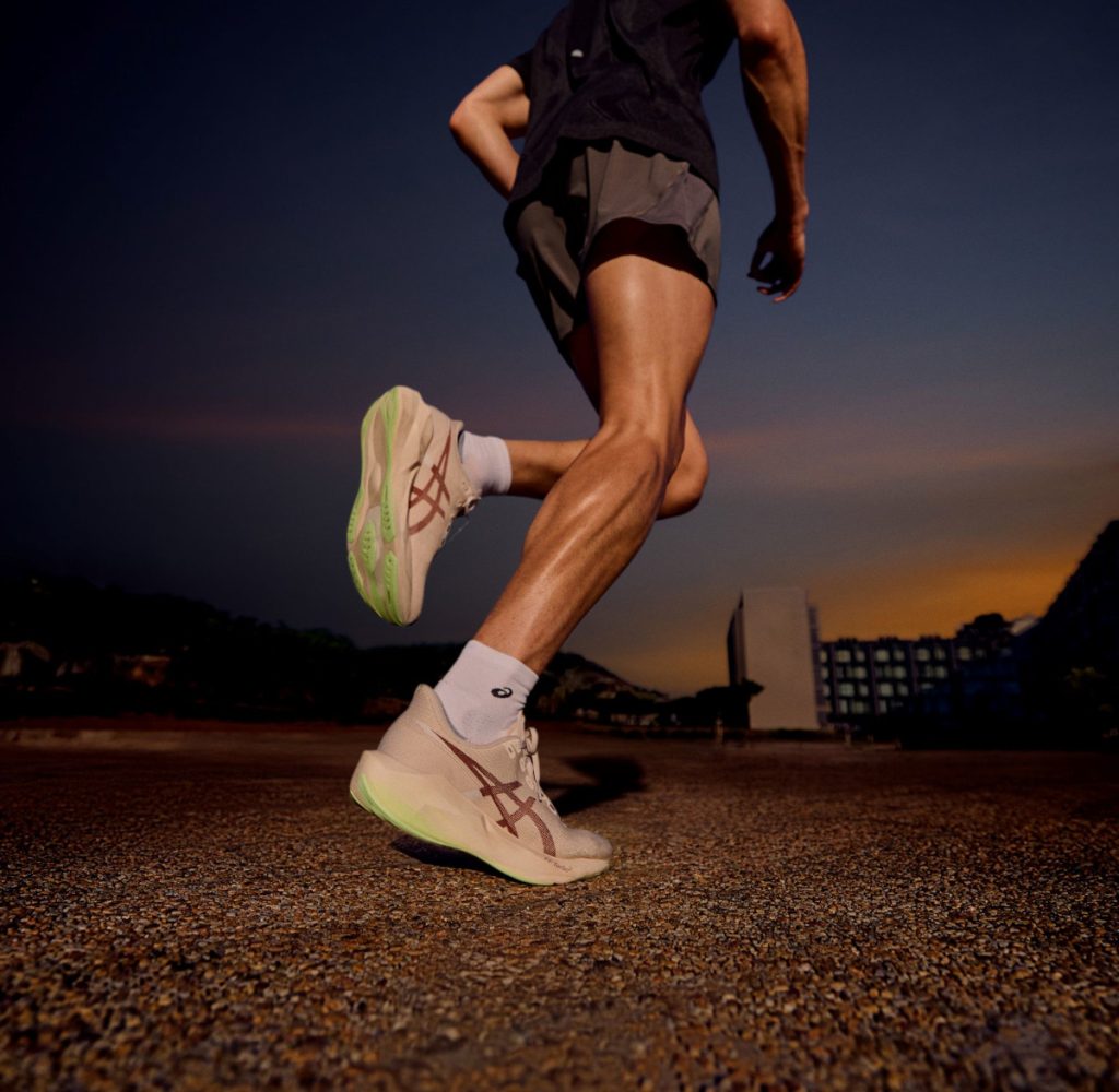 Asics Novablast 6 - Mat. Prasowy 1