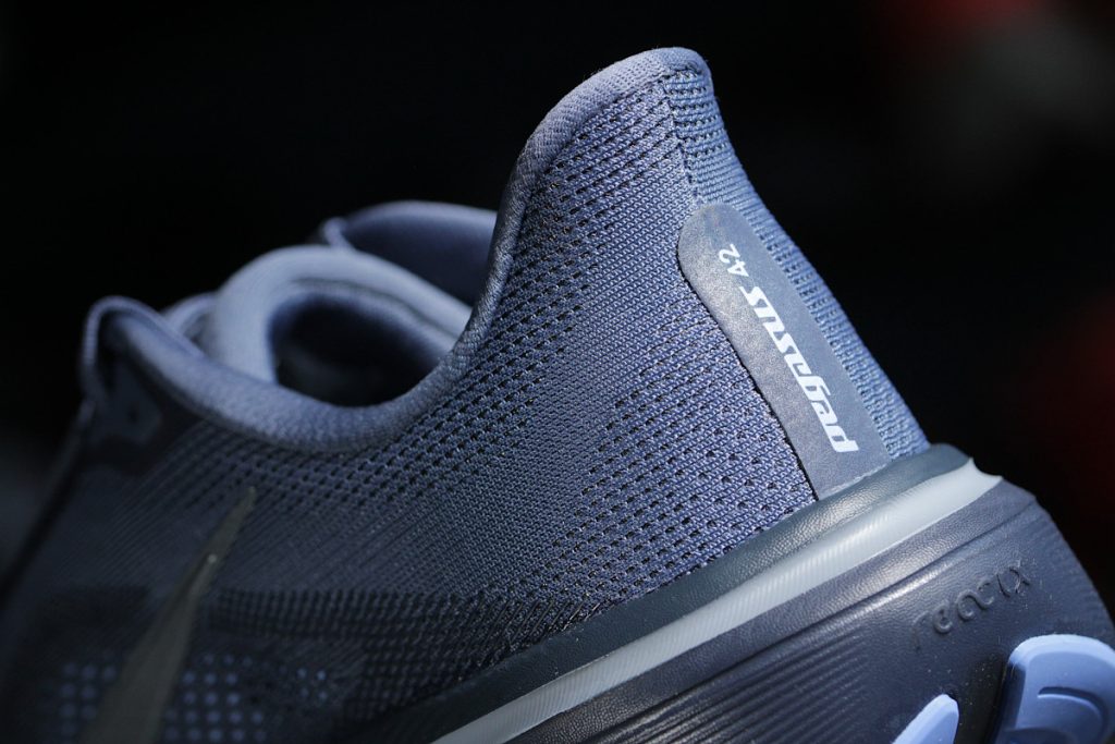 Nike Pegasus 42 - zapiętek