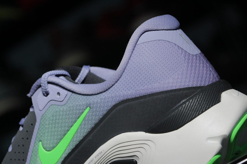 Nike Structure Plus - tył