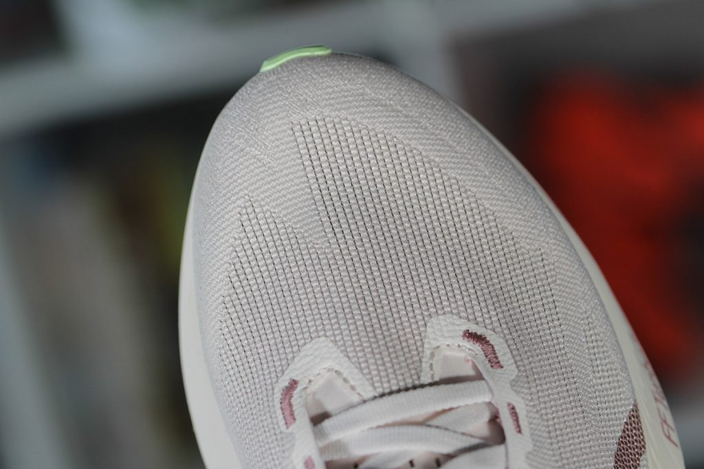 Asics Novablast 6 - cholewka