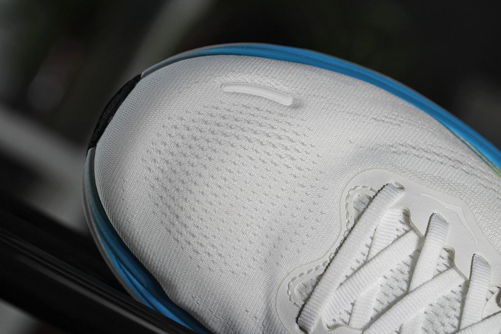 Hoka Clifton 11 - toebox