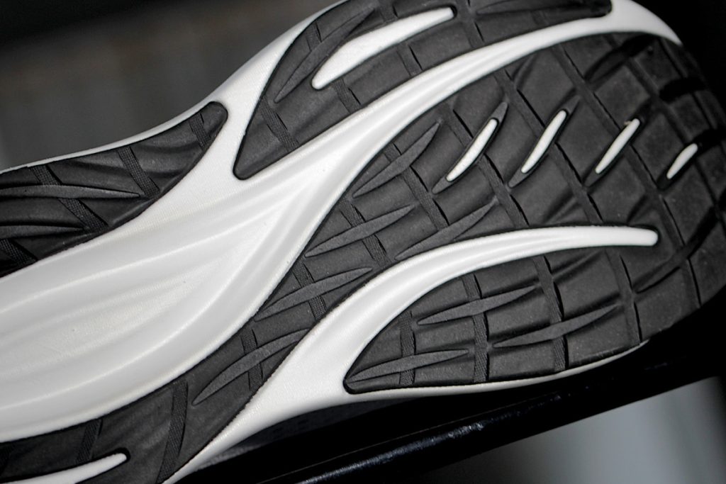 Mizuno Neo Zen 2 - bieżnik