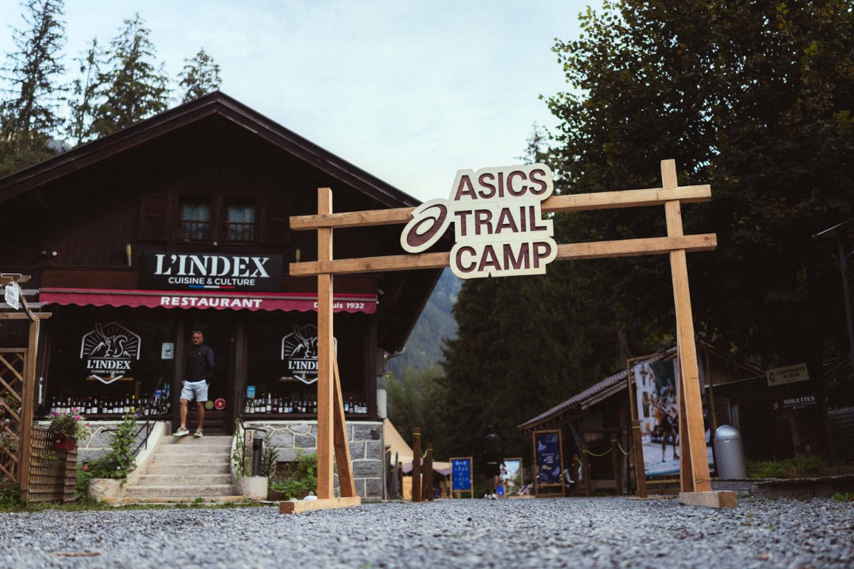 Asics Trail Camp - Mat. Prasowy