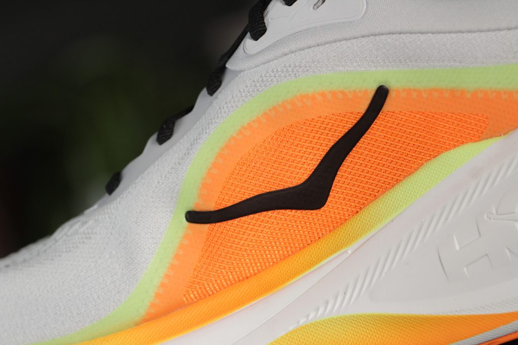 Hoka Clifton Pro - materiał