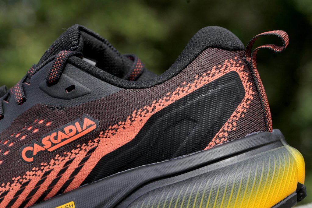 Brooks Cascadia 20 - zapiętek